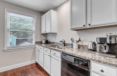 San Marco Condo | Stylish Condo - 2 block from San Marco