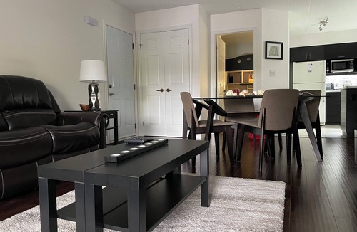 Burlington Condo | Stylish Condo Between Toronto and Niagara Falls