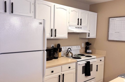 Bettendorf Villa | Stylish Condo by the TBK Sports Complex