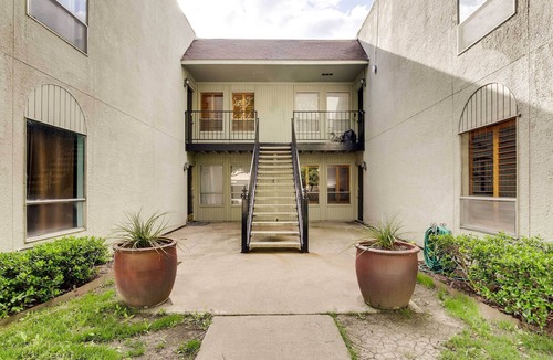 Knox - Henderson Apartment | Stylish Condo w/Pool in Knox Henderson!