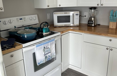 Crisfield Condo | Stylish Condo with a Great View
