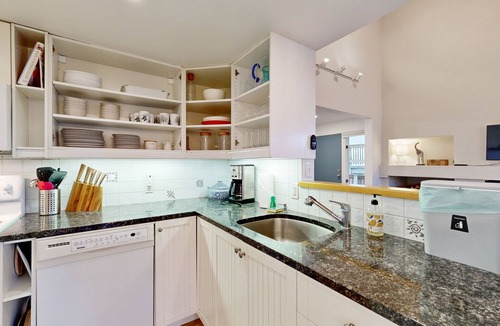 Warren Condo | Stylish condo with WFH loft, steps to shuttle, Bridges Resort pools