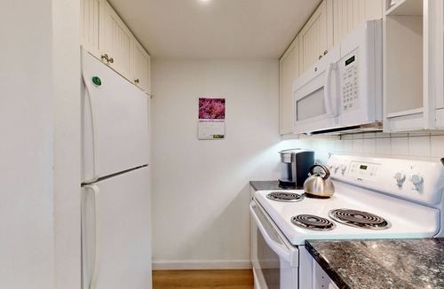 Warren Condo | Stylish condo with WFH loft, steps to shuttle, Bridges Resort pools