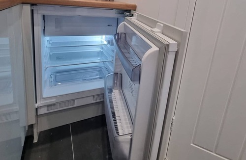 Coalpit Heath Apartment | Stylish contemporary studio apartment in the heart of Yate Bristol