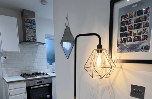 Edgware Apartment | Stylish Cosy Flat in London