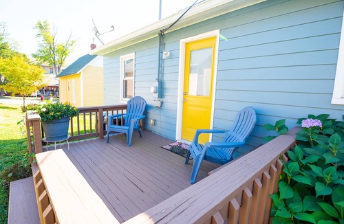 Nashville Cottage | Stylish cottage 1 block from main drag in Nashville. Pet Friendly!