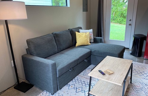 Mount Vernon Cottage | Stylish Cottage located in downtown Mount Vernon!