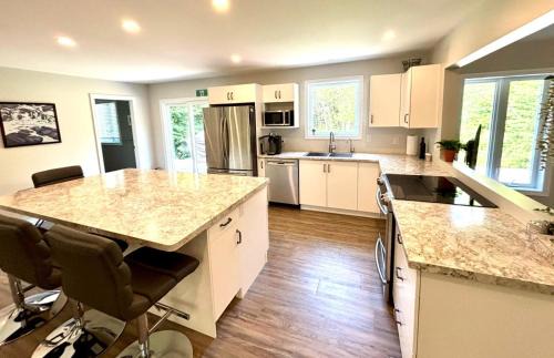 Lion's Head House | Stylish cottage near Lake Huron with Hot Tub
