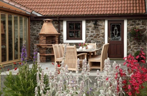 Radernie Villa | Stylish Countryside Escape With Hydro Spa