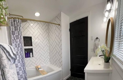 Dupont Apartment | Stylish, Cozy 1BD/1BA 3Min->JBLM