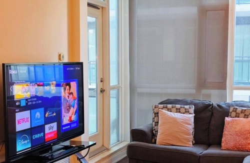 Downtown Mississauga Condo | Stylish Cozy 1bedroom Condo in Square one Centre