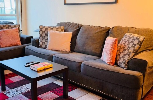 Downtown Mississauga Condo | Stylish Cozy 1bedroom Condo in Square one Centre