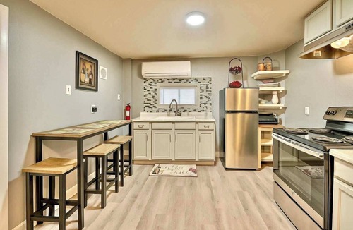 Shreveport House | Stylish & Cozy 2Bedroom Apt-A