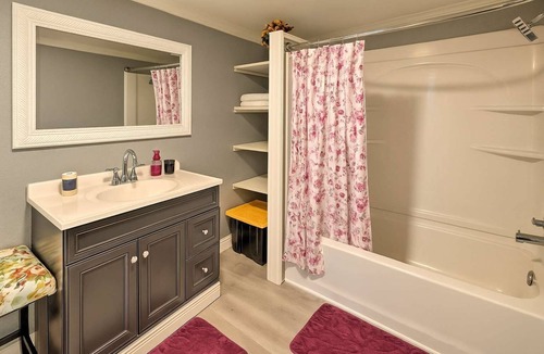 Shreveport House | Stylish & Cozy 2Bedroom Apt-A