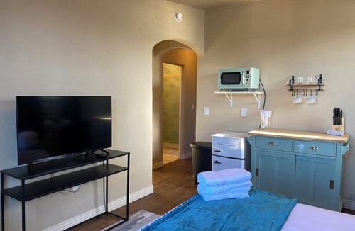 Westlake Hotel | Stylish & Cozy Downtown LA Stay for Two