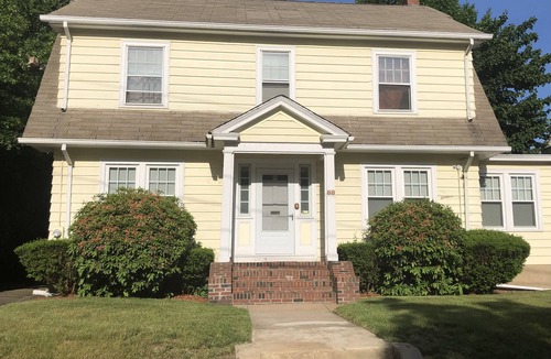 Hartford House | Stylish & Cozy Fully Equipped Home