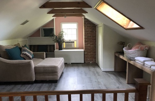 Hartford House | Stylish & Cozy Fully Equipped Home