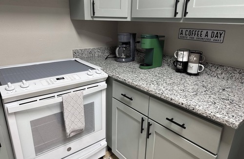 Baytown House | Stylish Cozy Townhouse Near Major Highways