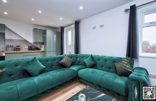 Dagenham House | Stylish Dagenham Flat | Easy Central London Access