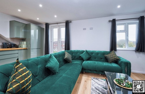 Dagenham House | Stylish Dagenham Flat | Easy Central London Access