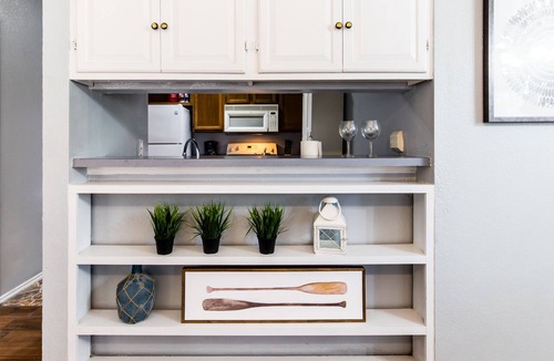 Buckner Terrace - Everglade Park House | Stylish Dallas Home - 10 minutes to Downtown!