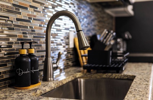 Farmers Branch House | Stylish Dallas Retreat - Sleeps 14 - Game Room + Prime Location near Galleria