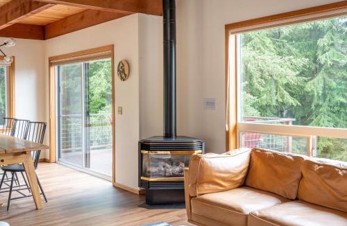 Oak Harbor House | Stylish Deception Pass Retreat with Bay Views