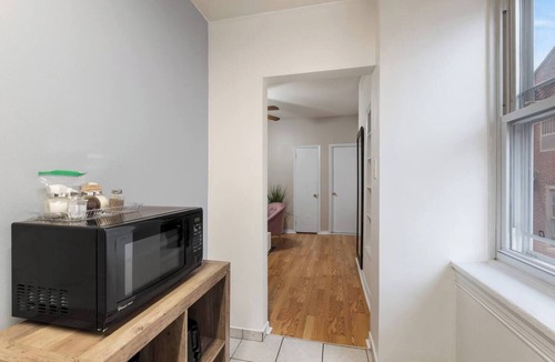 Gayborhood Apartment | Stylish Deluxe City Flat