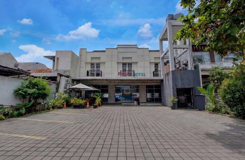 Semarang House | Stylish Deluxe Twin Escape w/Free WiFi