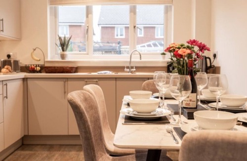 Greasby House | Stylish Detached Upton Home | Sleeps 8 | Parking