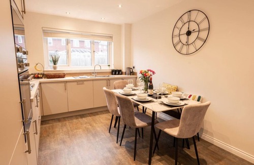 Greasby House | Stylish Detached Upton Home | Sleeps 8 | Parking