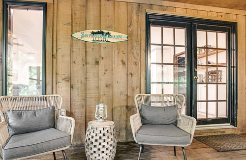 Amelia City House | Stylish, dog & snowbird-friendly home with a washer/dryer, firepit, deck, AC