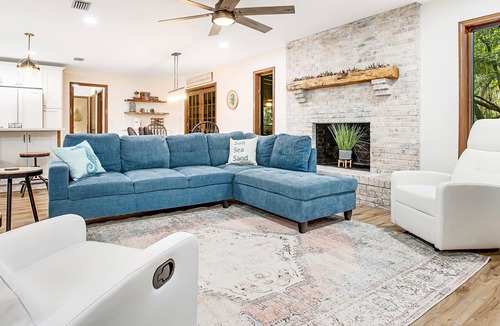 Amelia City House | Stylish, dog & snowbird-friendly home with a washer/dryer, firepit, deck, AC