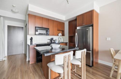 Upper Jarvis Apartment | Stylish Downtown 1BR Condo Balcony & City Views