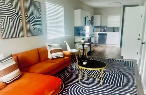 Nevada Street House | Stylish Downtown Cottage near Alamodome, Hemisphere & Riverwalk