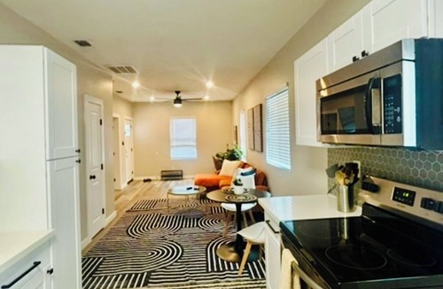 Nevada Street House | Stylish Downtown Cottage near Alamodome, Hemisphere & Riverwalk