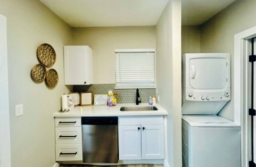 Nevada Street House | Stylish Downtown Cottage near Alamodome, Hemisphere & Riverwalk