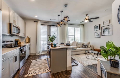 Fort Worth Apartment | Stylish Downtown Fort Worth Studio with Balcony Views Just For You