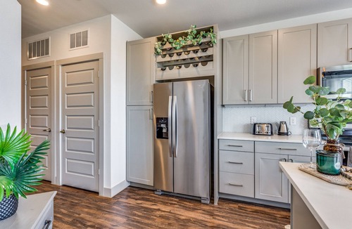 Fort Worth Apartment | Stylish Downtown Fort Worth Studio with Balcony Views Just For You