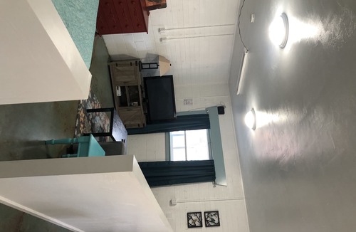 Yreka House | Stylish Downtown Hidden Gem (Studio)