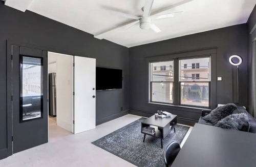 Downtown Long Beach Condo | Stylish Downtown LB Flat – Walk to Everything!