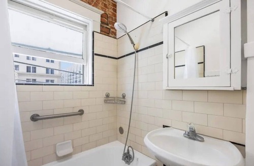 Downtown Long Beach Condo | Stylish Downtown LB Flat – Walk to Everything!