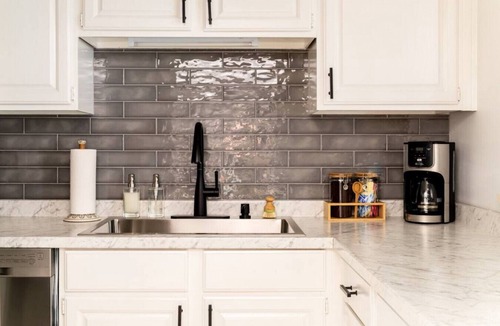 Rutledge Hill Apartment | Stylish Downtown Nashville Condo - Patio & Parking