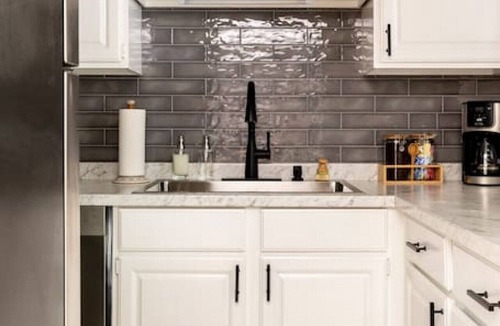 Rutledge Hill Apartment | Stylish Downtown Nashville Condo - Patio & Parking
