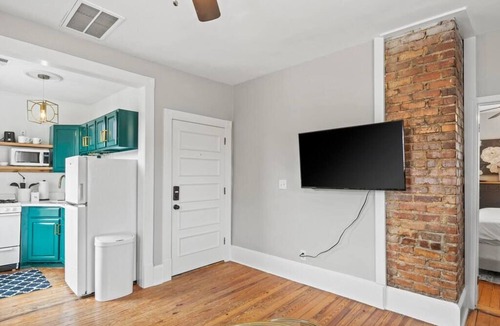 Southwest Raleigh Apartment | Stylish Downtown Raleigh 1BR Walk to Dining & Nightlife