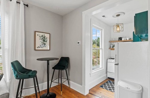 Southwest Raleigh Apartment | Stylish Downtown Raleigh 1BR Walk to Dining & Nightlife