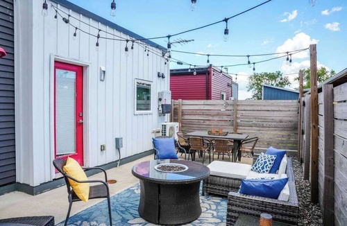 Geneva House | Stylish Downtown Solar Home w/Hot Tub & Billiards