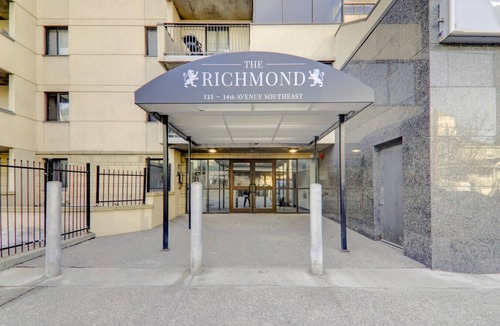 Victoria Park Apartment | Stylish DT Views at Stampede w/Free Parking, AC