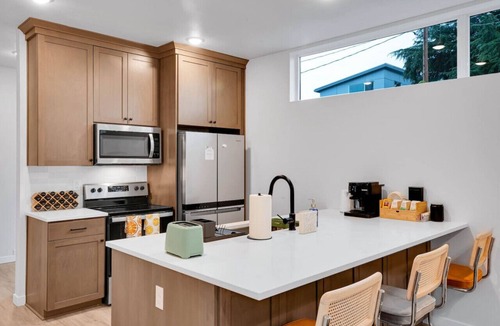 Concordia House | Stylish Duplex Near Alberta Arts District