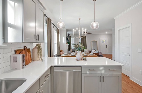 Durham House | Stylish Durham Getaway Near Duke/DT - Fun Backyard